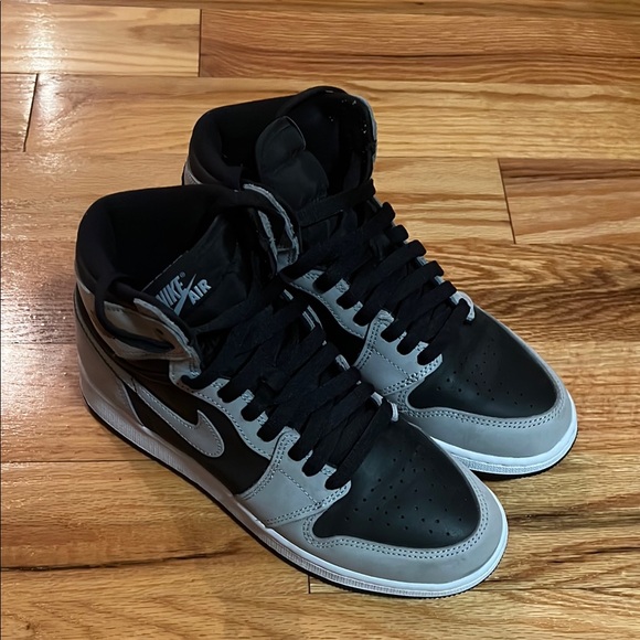 AIR JORDAN 1 HIGH OG 6.5Y - Picture 2 of 14